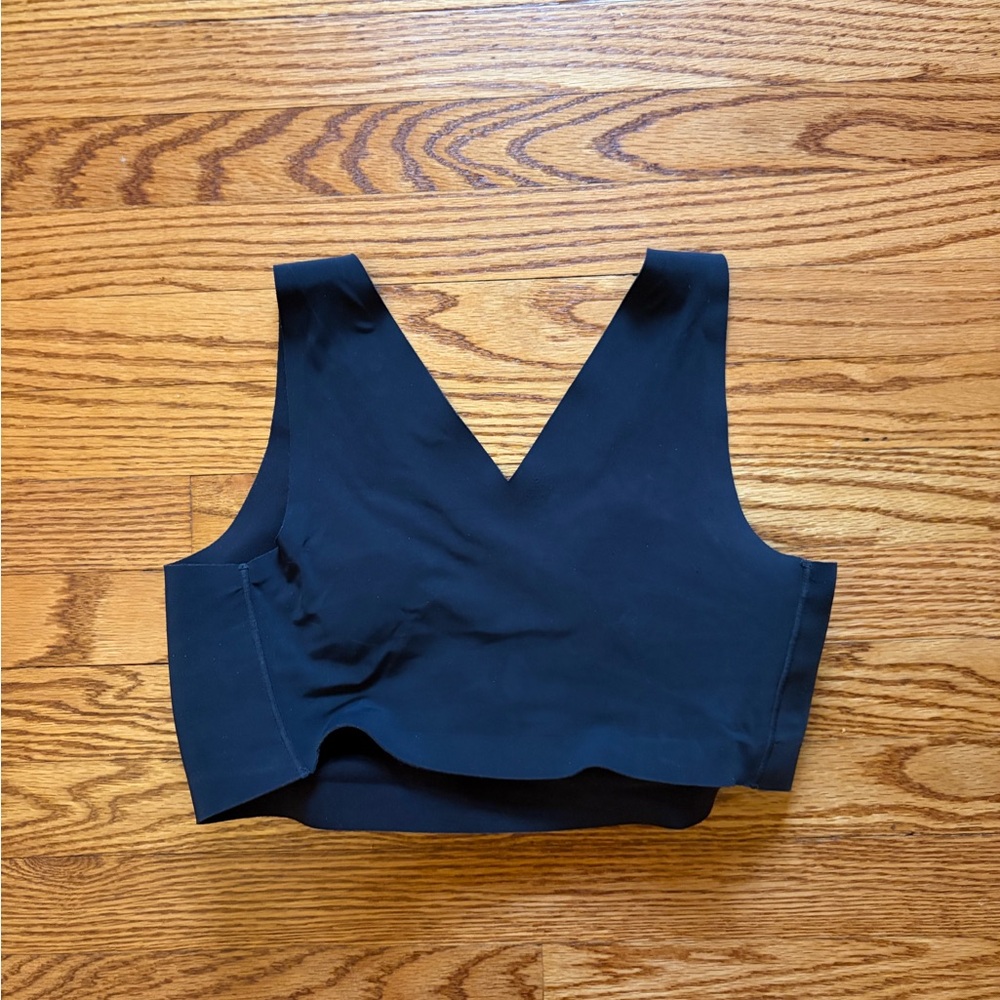 Evelyn & Bobbie The Defy Black Bra - Picture 2 of 3